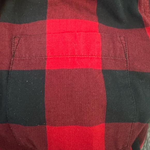 Forever 21 Men’s Large Red & Black Flannel Button Down - Picture 4 of 4